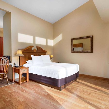 Tamarack Wisconsin Dells, A Ramada By Wyndham Hotel Lake Delton Buitenkant foto